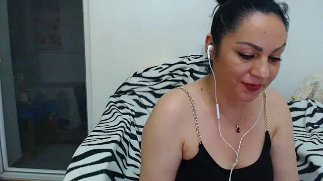 MissElla live cam on StripChat
