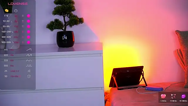AishaSins webcam