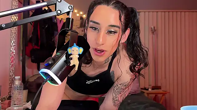 Model: xoFrankie