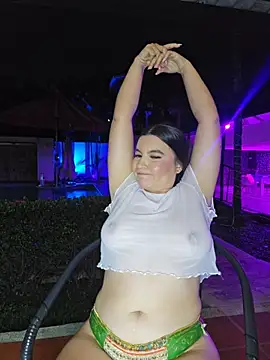 Pretty_Julieta live cam on StripChat