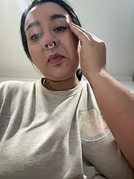 Abril_Luv live cam on StripChat