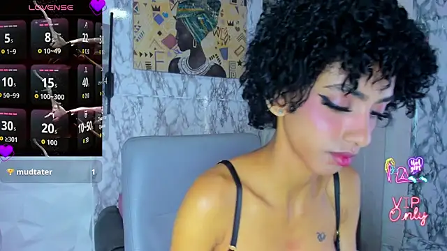Queen_Cuarxxo live cam on StripChat