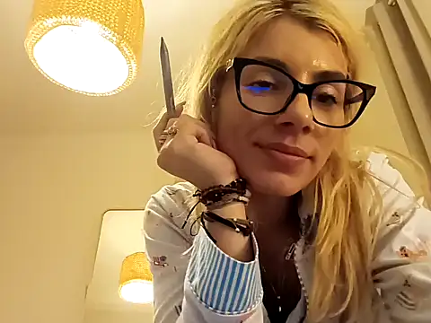 Goddess-Anne live cam on StripChat