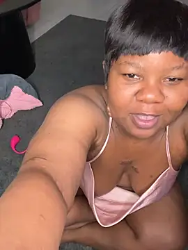 ThickyMel live cam on StripChat