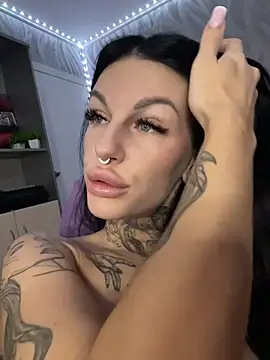 angel_devil_fore... Live Webcam on Stripchat