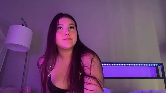 yourmila1 live cam on StripChat