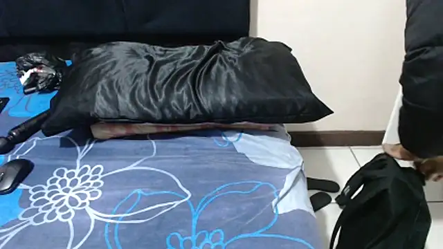 SweetHotBabby18 webcam