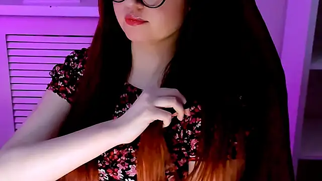 CarolGiggly webcam