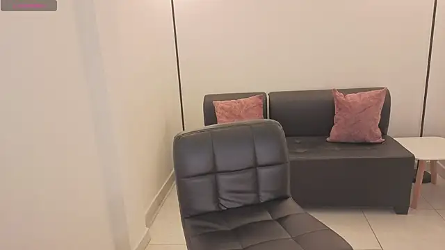 camiilaa1 live cam on StripChat