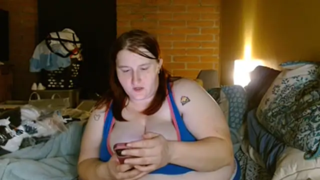 BubblyMoonie webcam