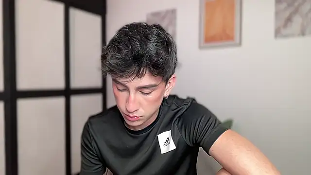 sweettaaron01 webcam