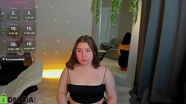 Maya_Raay webcam
