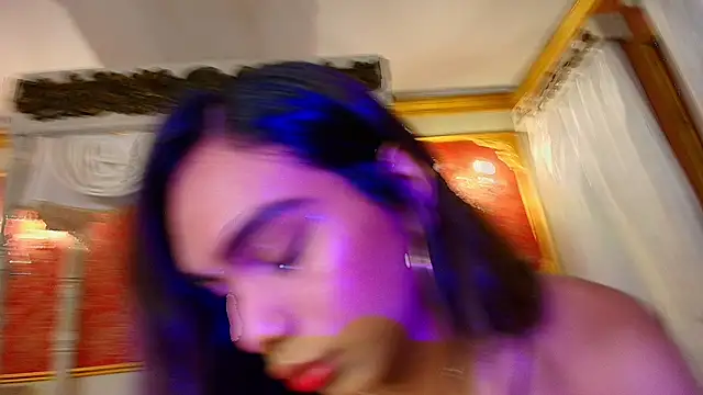 KristinaGriner live cam on StripChat