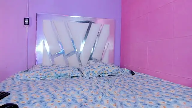 kiara_sexyhot webcam