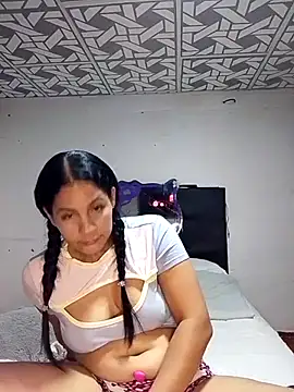 cieloo_777 webcam