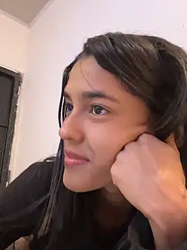 mia_honeyy_ webcam