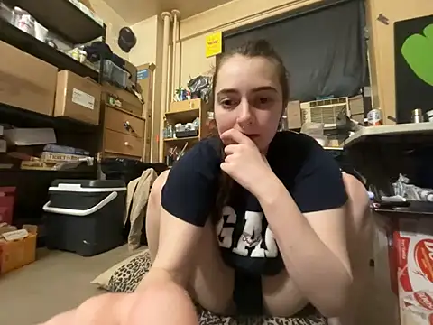 Snowbunnycake_131 webcam