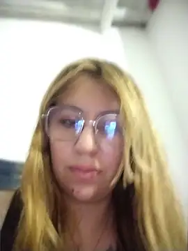Lola_scott live cam on StripChat