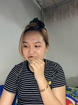 Almira6868 webcam