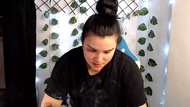 Nika_1_ live cam on StripChat