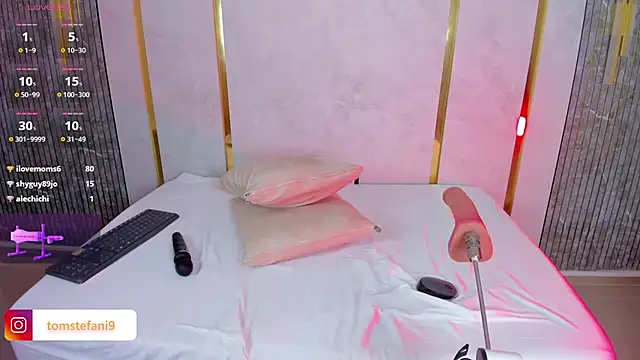 amor_smith_ webcam