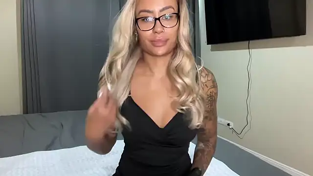 CoCo-Queen webcam