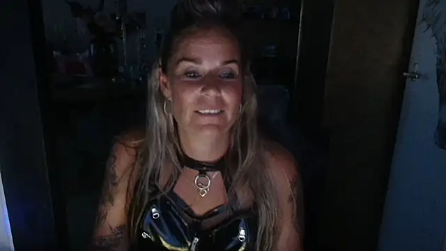 xMystiqueMavenx webcam