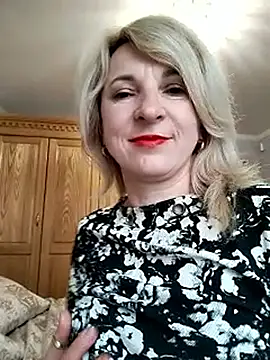 AhlyssaLove1155 webcam