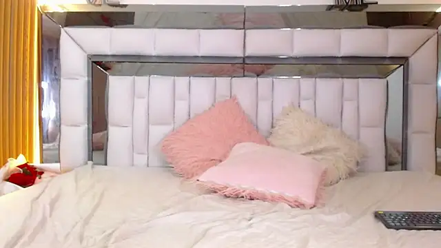 rebecagoldene webcam