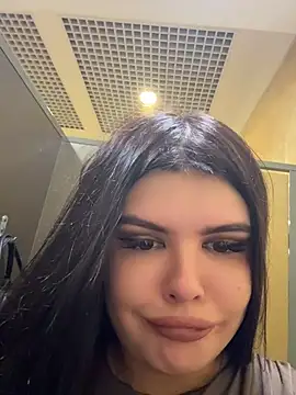 amelliadiamond (F young) - 1 finger in my ass