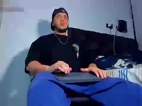 jacob_lautnerr webcam
