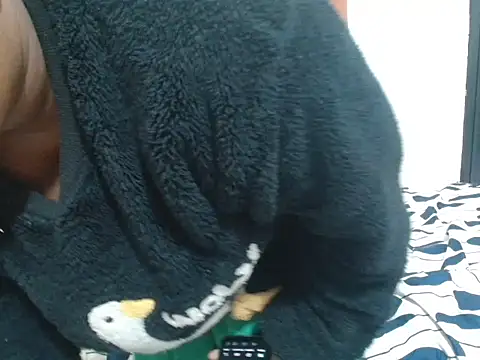 Mellowkittyyellow webcam