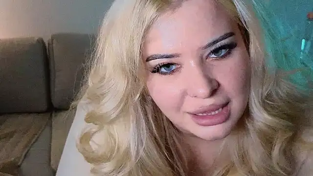 EllsaJean_ webcam