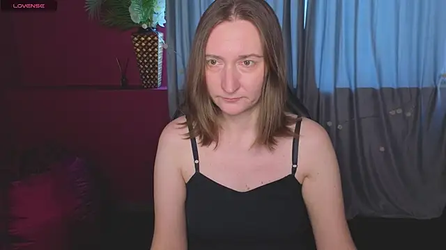 SelestiaSnata live cam on StripChat