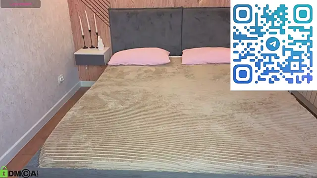 Crystal-Lace live cam on StripChat