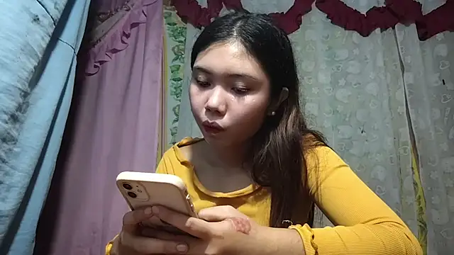 regenakhanponaphan (F young) - Lift up my top squeeze my tits