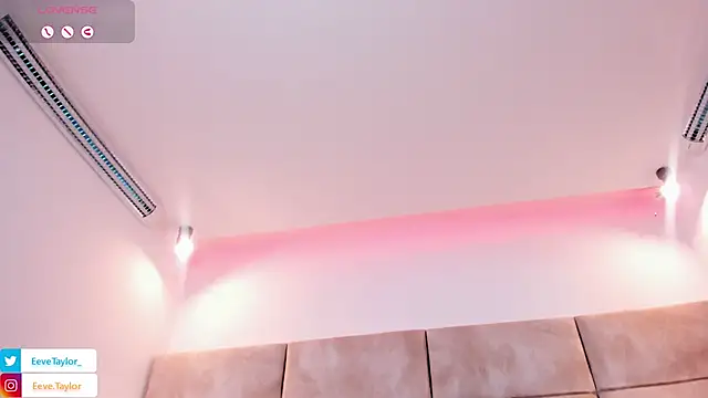 Eevee_Taylor webcam