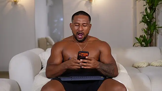CallumMuscle webcam