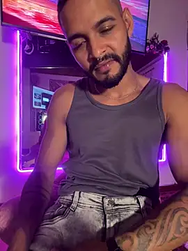 bigblack0111 webcam