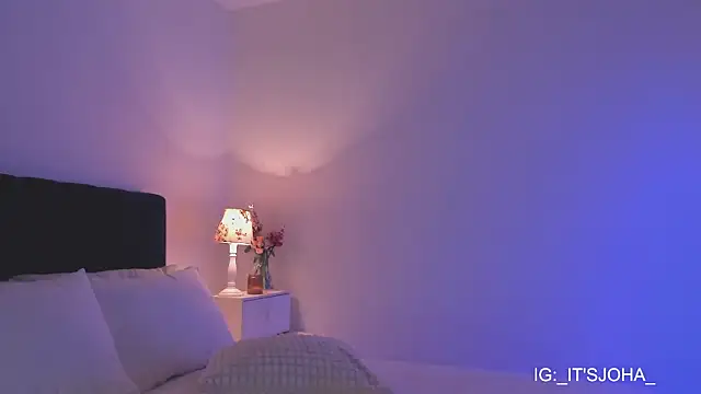 lovinggirl_ (F young) - Fuck my pussy with dildo