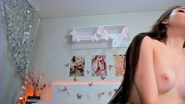 Milly_Lane webcam