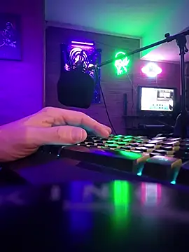 chronic_vibez - Chronic_vibez's free webcam - UK Sex Cams