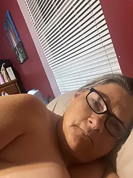 roxie6989 - Roxie6989's free webcam - UK Sex Cams