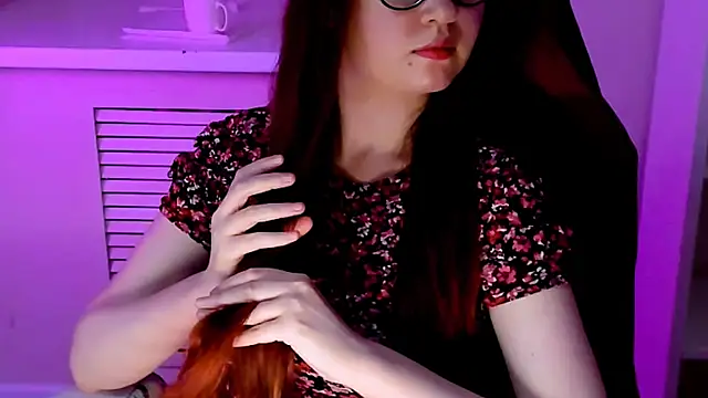 CarolGiggly webcam