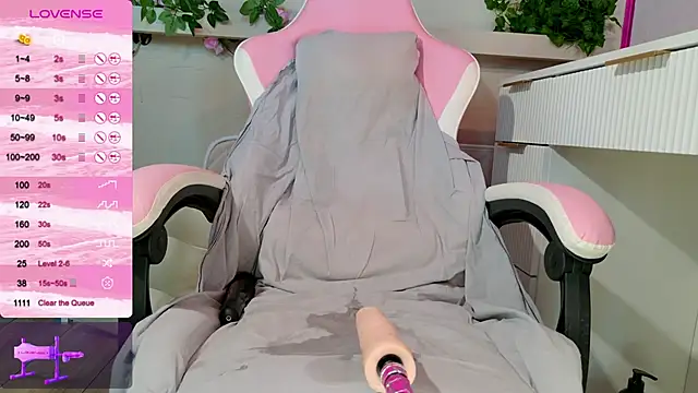 LeonaEviann webcam