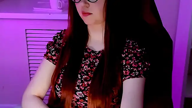 CarolGiggly webcam