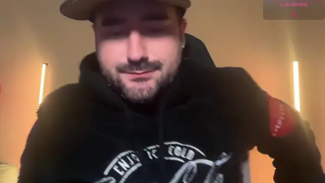 DominantTheo webcam