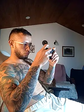 sebastian_horny webcam