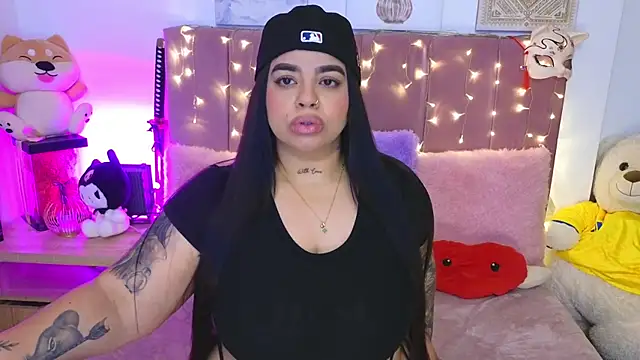 MiahJoness webcam