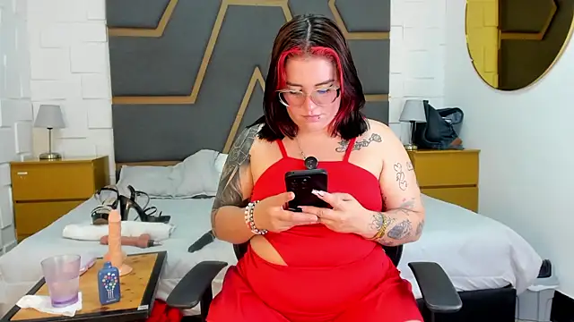 juana_valkiria live cam on StripChat